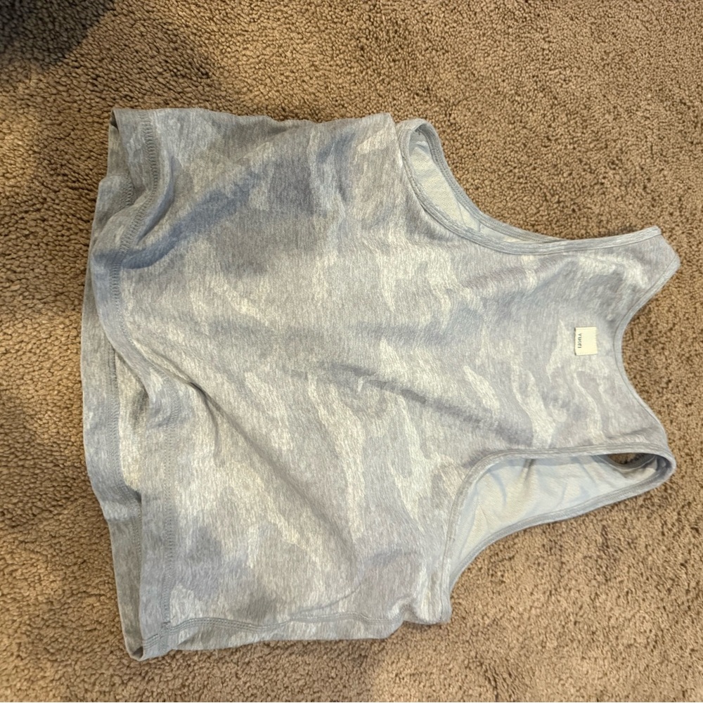 Vuori Pose Plyo Gray Camo Crop Tank Top